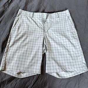 Light gray Nike golf shorts